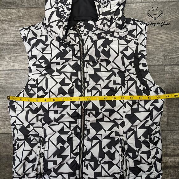 Lorna Jane Hooded Quilted Vest Size M - Picture 3 of 5